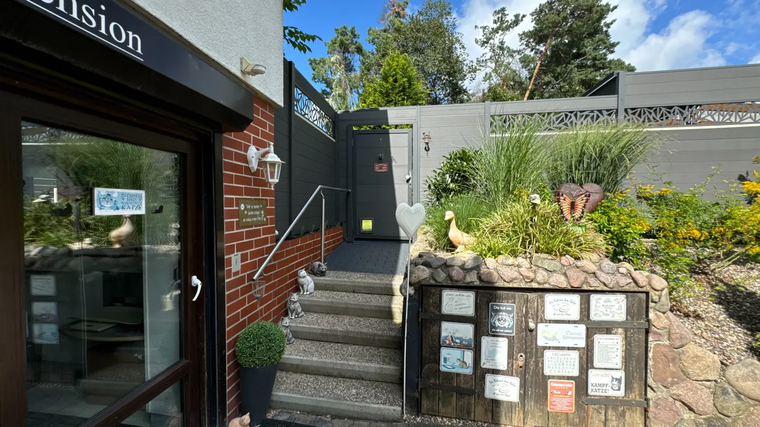 Gehege & Zimmer von Danas Katzenpension